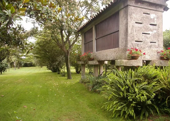 Vivienda tradicional con jardín y patio interior