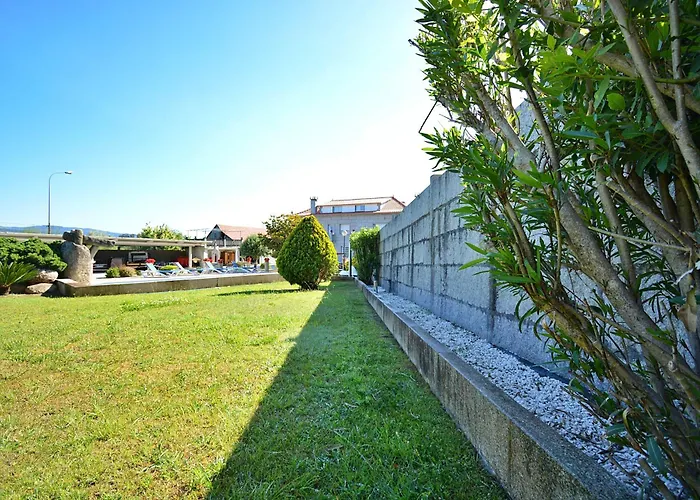 GALIHOST - Enorme casa con piscina en Vilanova de Arousa